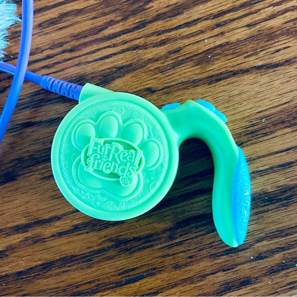 FurReal, Biscuit, My Walkin’ Pup - Picture 8 of 12